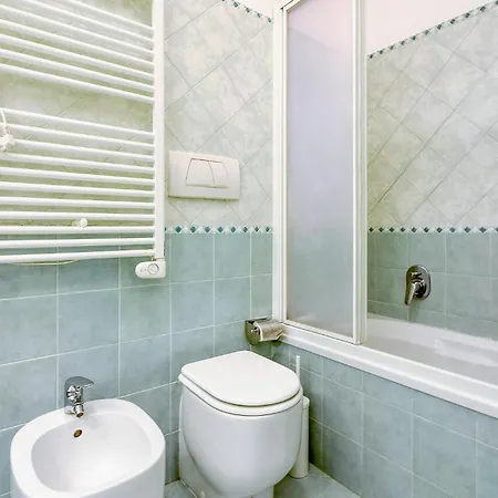 Beautiful In With Kitchen Appartement